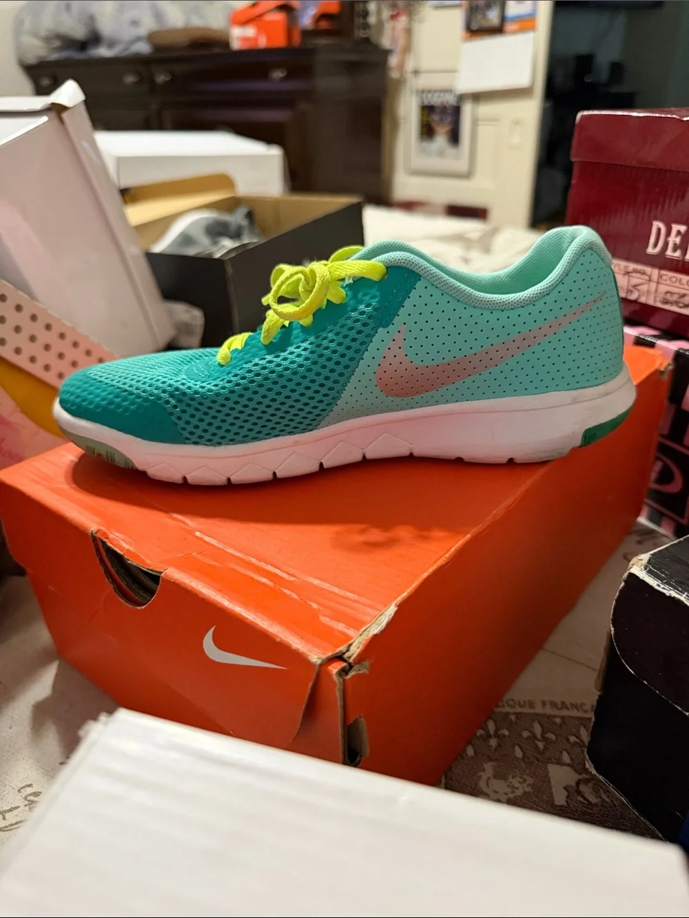 Nike Kids Turquoise and Yellow Mesh Sneaker